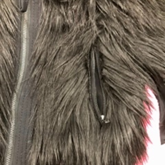 Cropped Fur Jacket, M, Has part of a tag - Picture 4 of 8